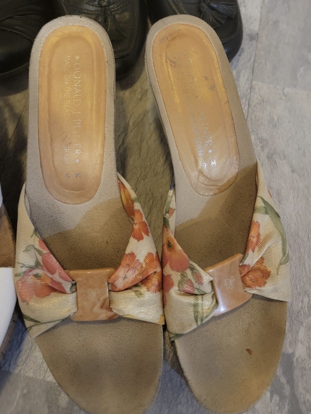 Donald J. Pliner Floral Bow Slide Sandals in Beige and Orange Floral